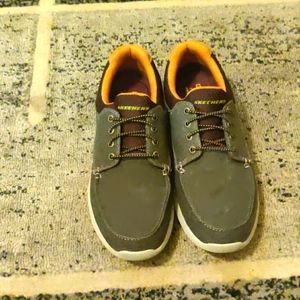 Men's Relaxed Fit Shoes